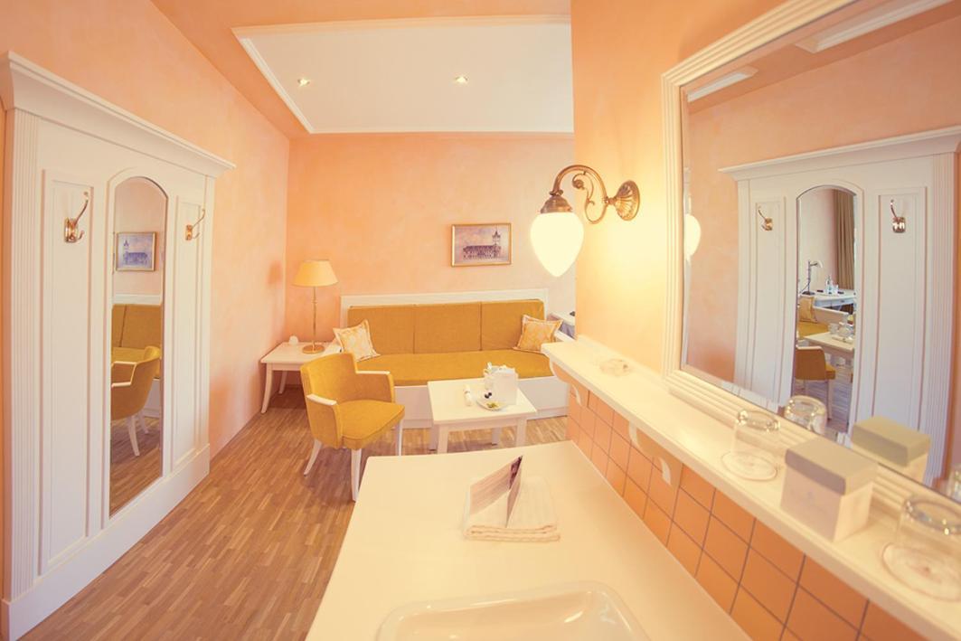 Hotel Romantik Der Adelshof 4*